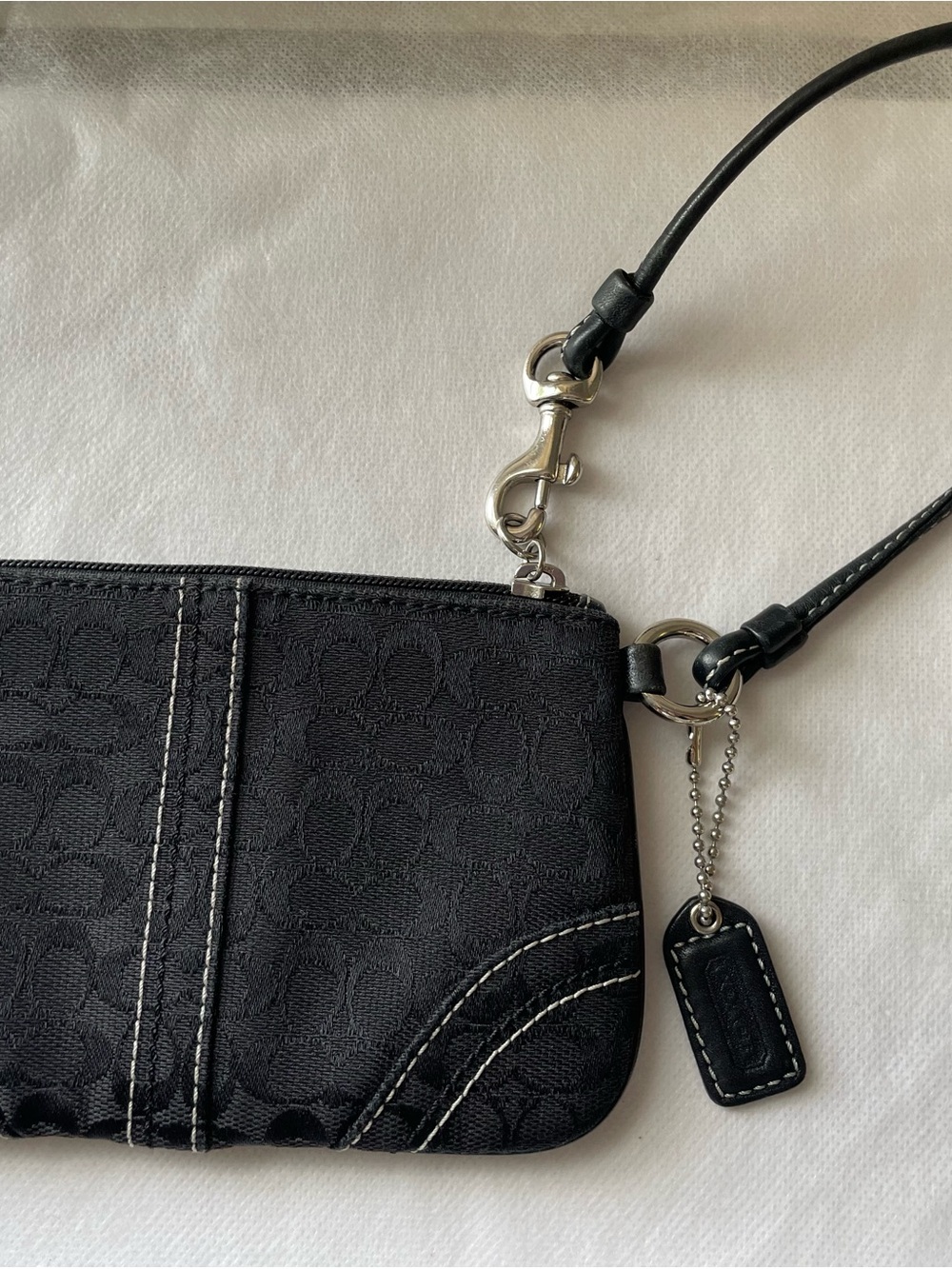 Coach Black Signature Canvas Wristlet with Contrast Stitching Y2K Vtg Coach - Picture 4 of 10